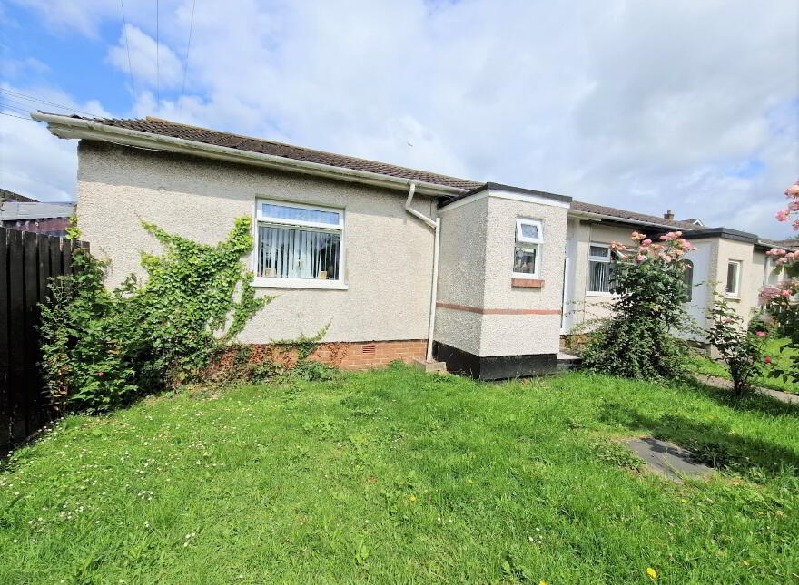 5 Whinfield Walk, Carrickfergus, BT38 8HL