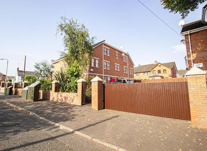 Apt 7 Kinlough House, 2a Stockmans Avenue, Andersonstown, Belfast, BT11 9AS