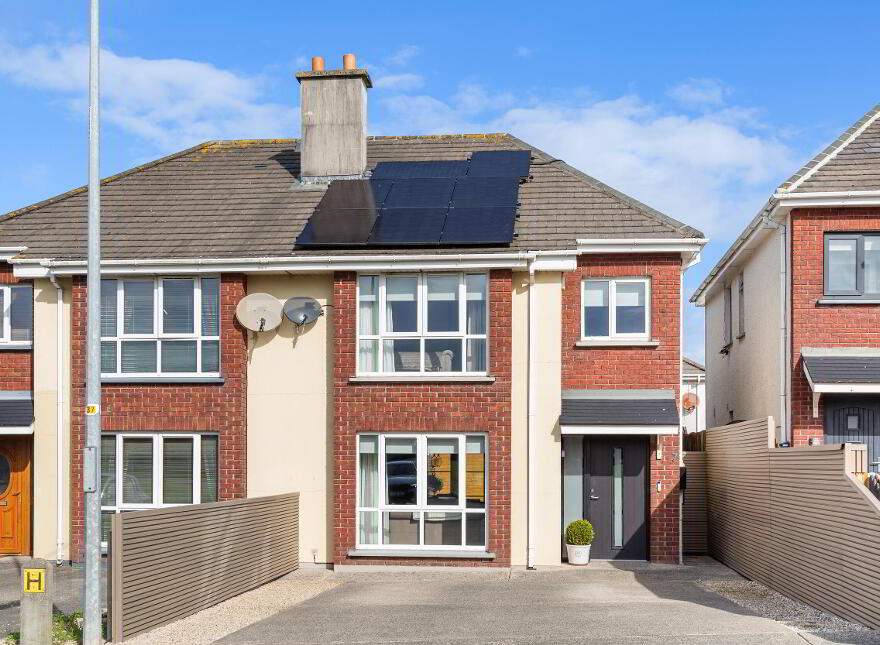 7 The Crescent, Meadowvale, Arklow, Y14TV25 photo