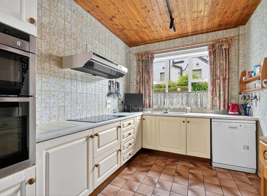 12 Broomhill Park, Malone, Belfast, BT9 5JB