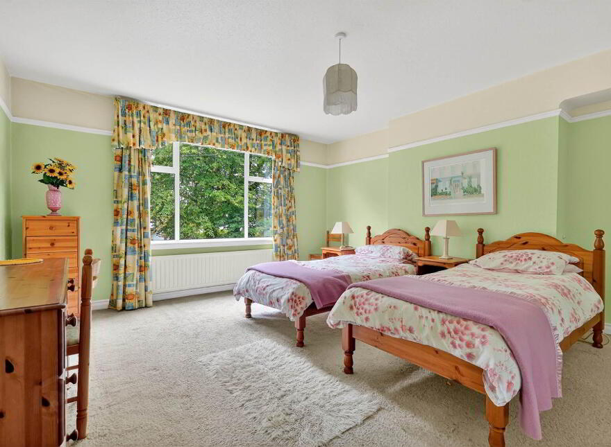 12 Broomhill Park, Malone, Belfast, BT9 5JB