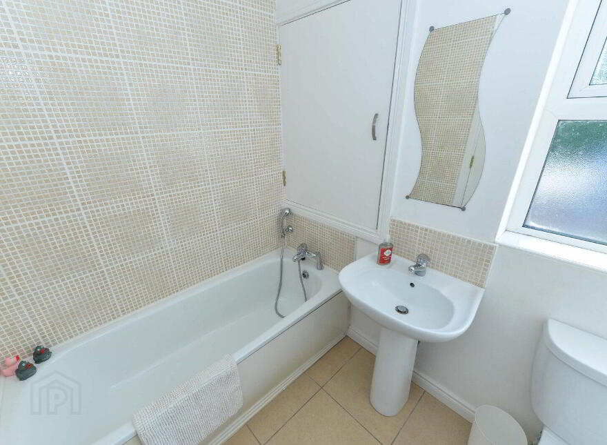 1 Rhanbuoy Gardens, Holywood, BT18 0GA