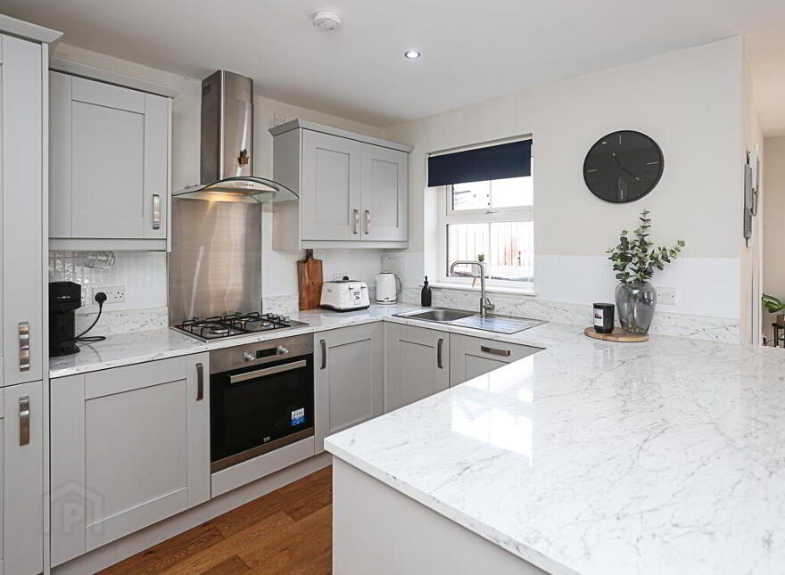 290b Comber Road, Dundonald, Belfast, BT16 1UR