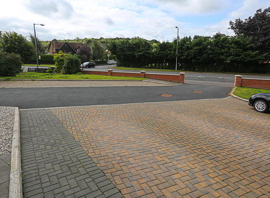 290b Comber Road, Dundonald, Belfast, BT16 1UR