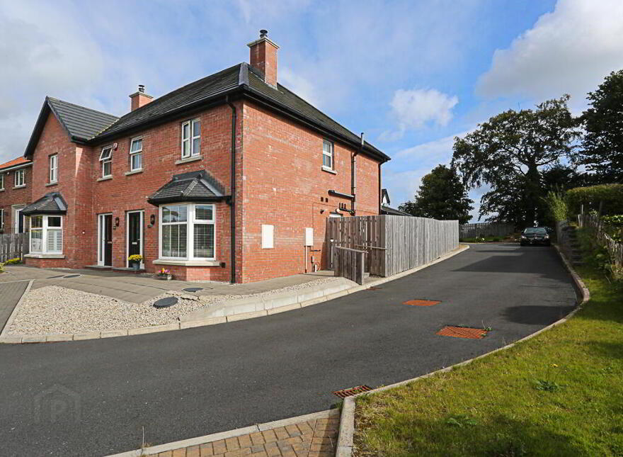 290b Comber Road, Dundonald, Belfast, BT16 1UR