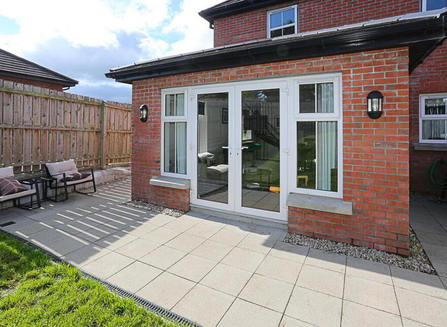 290b Comber Road, Dundonald, Belfast, BT16 1UR