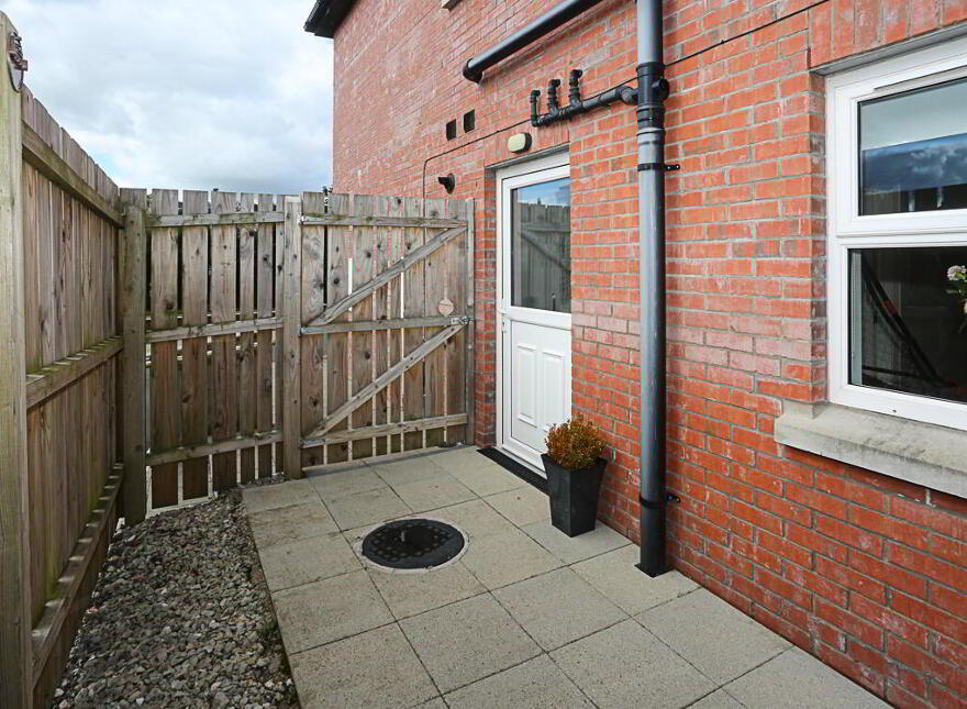 290b Comber Road, Dundonald, Belfast, BT16 1UR
