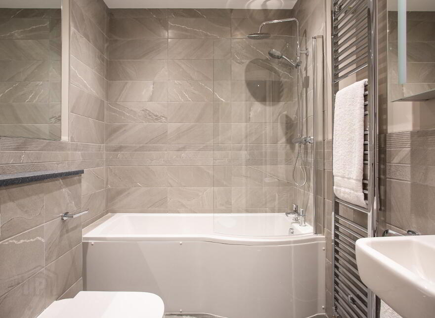 Lesley Park Royal, 1 Rosepark Gardens, Belfast, BT5 7WL