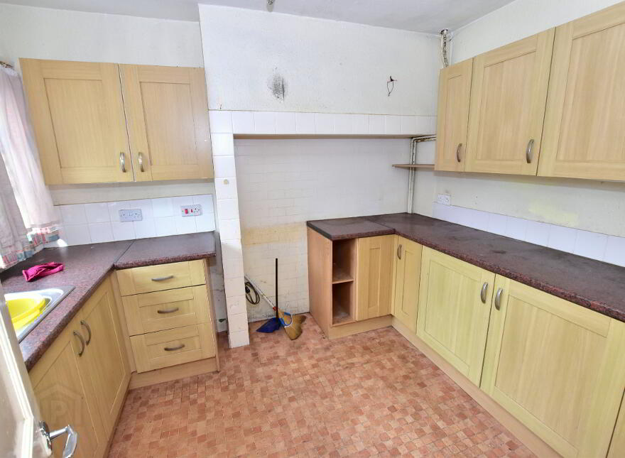 4 Waverley Avenue, Lisburn, BT28 1LS