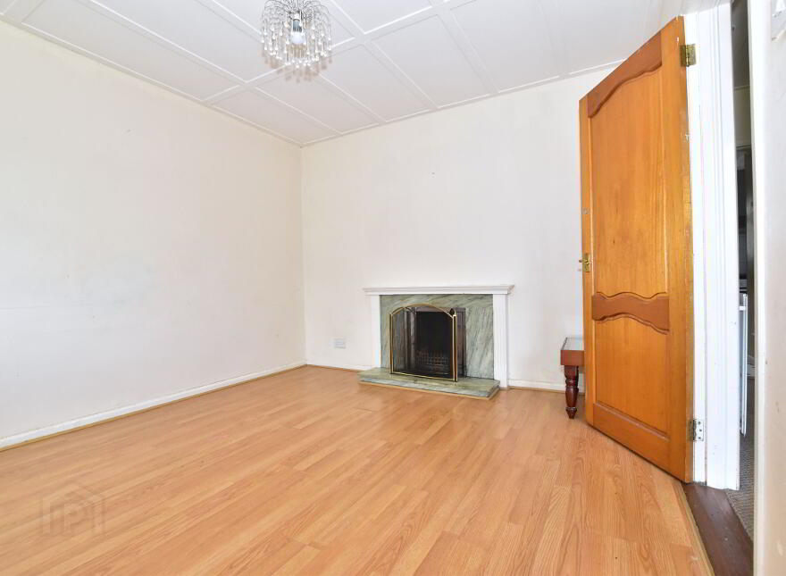 6 Waverley Avenue, Lisburn, BT28 1JS