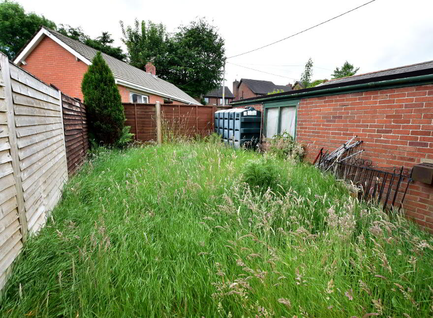 6 Waverley Avenue, Lisburn, BT28 1JS