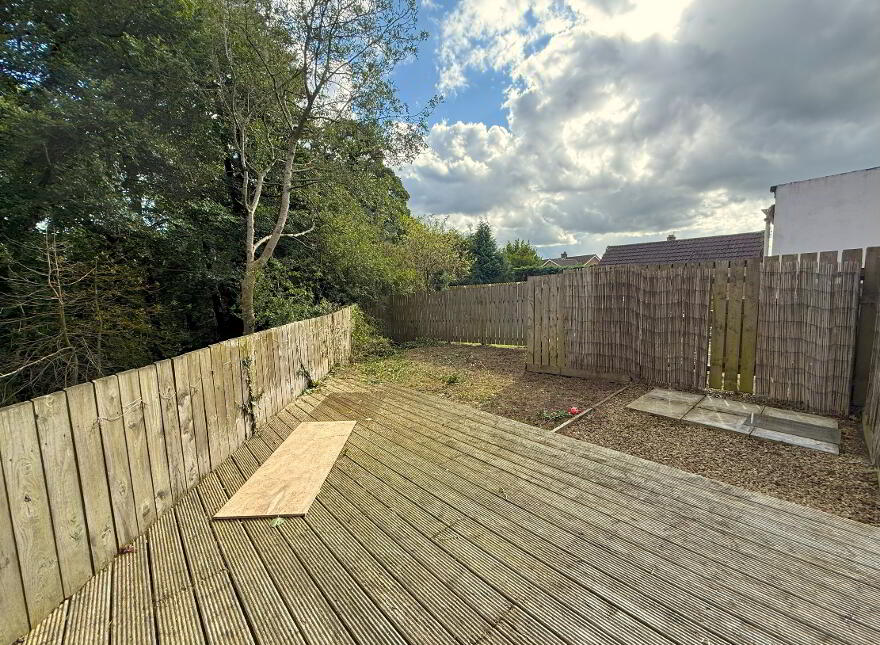 42 Pond Park Avenue, Lisburn, BT28 3JL