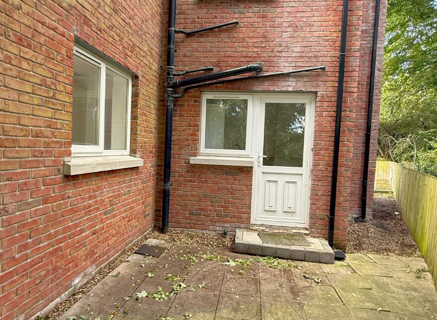42 Pond Park Avenue, Lisburn, BT28 3JL