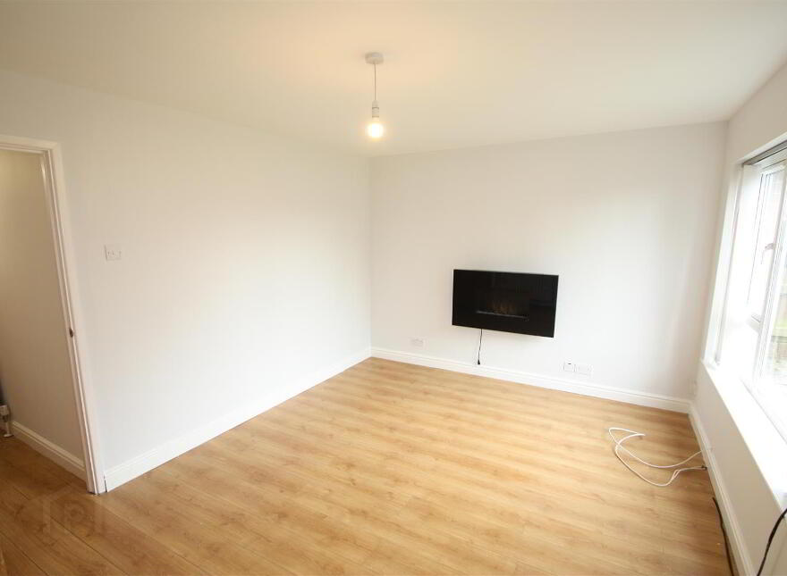 85 Meadowfields, Downpatrick, BT30 6HG