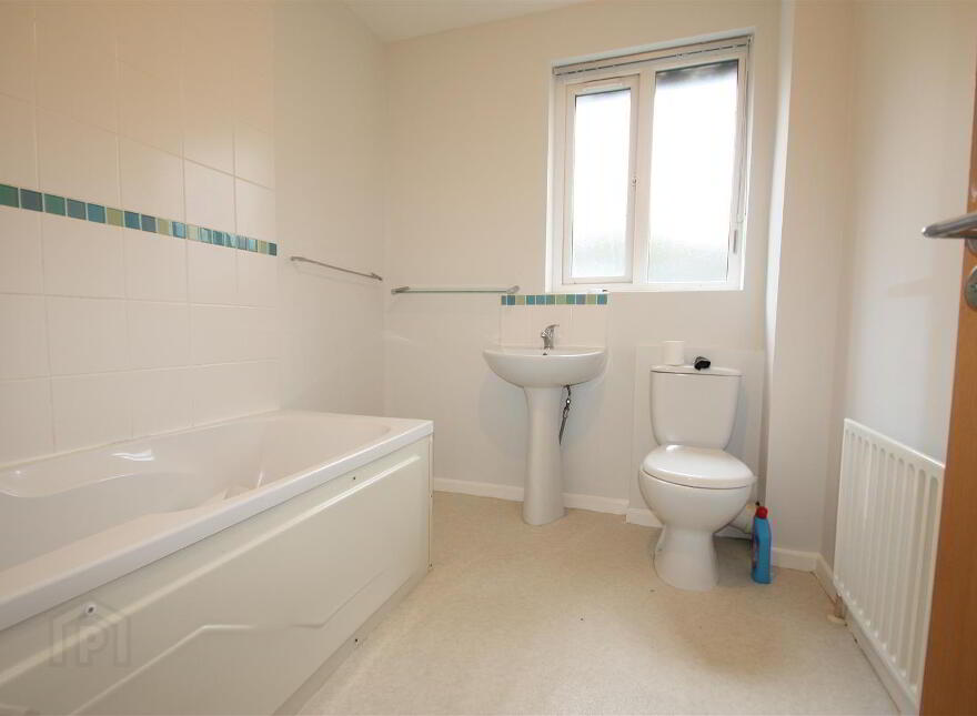 85 Meadowfields, Downpatrick, BT30 6HG