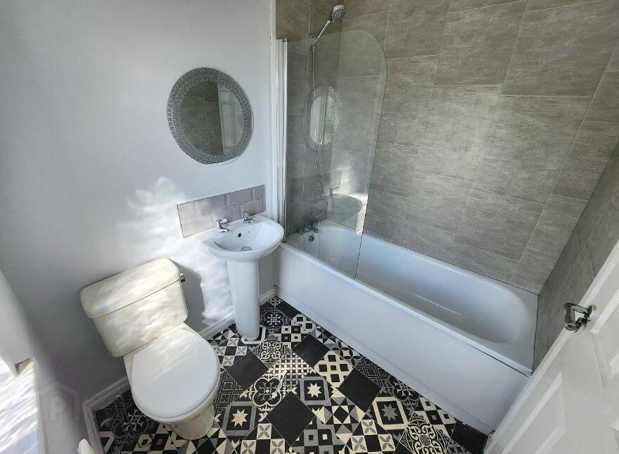 17 Rosscoole Park, Ballysillan Road, North Belfast, BT14 8JW