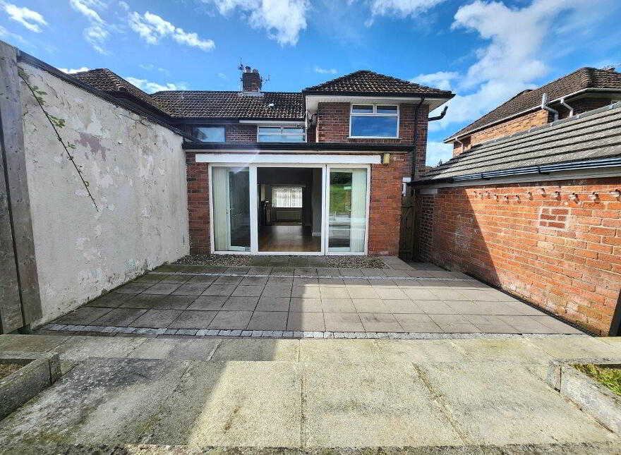17 Rosscoole Park, Ballysillan Road, North Belfast, BT14 8JW