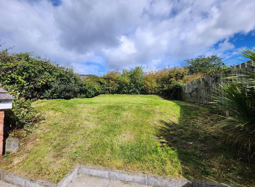 17 Rosscoole Park, Ballysillan Road, North Belfast, BT14 8JW