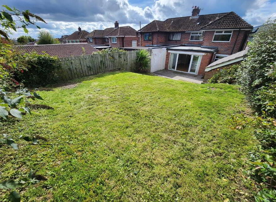 17 Rosscoole Park, Ballysillan Road, North Belfast, BT14 8JW