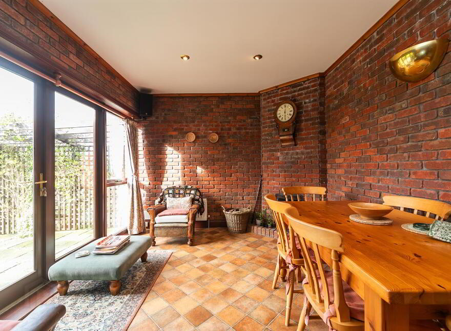 39 Drennan Road, Lisburn, BT27 6UR