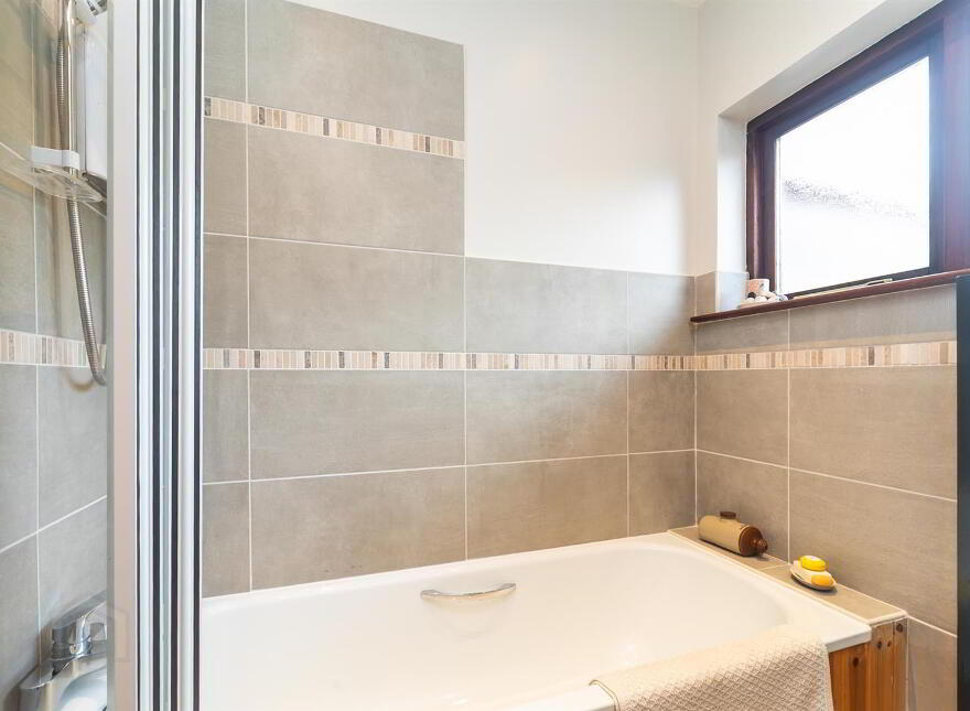 39 Drennan Road, Lisburn, BT27 6UR