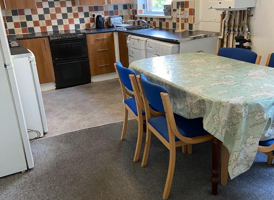 Malone Avenue, Double Room To Let, Belfast, BT9 6ER