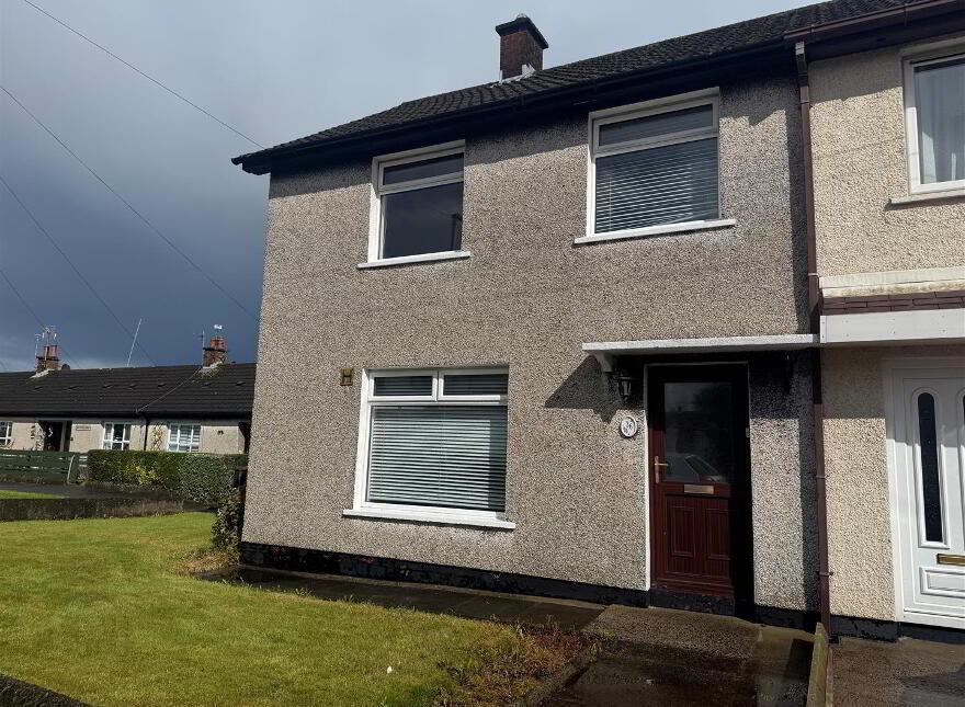 36 Knockdhu Park, Larne, BT40 2EJ photo