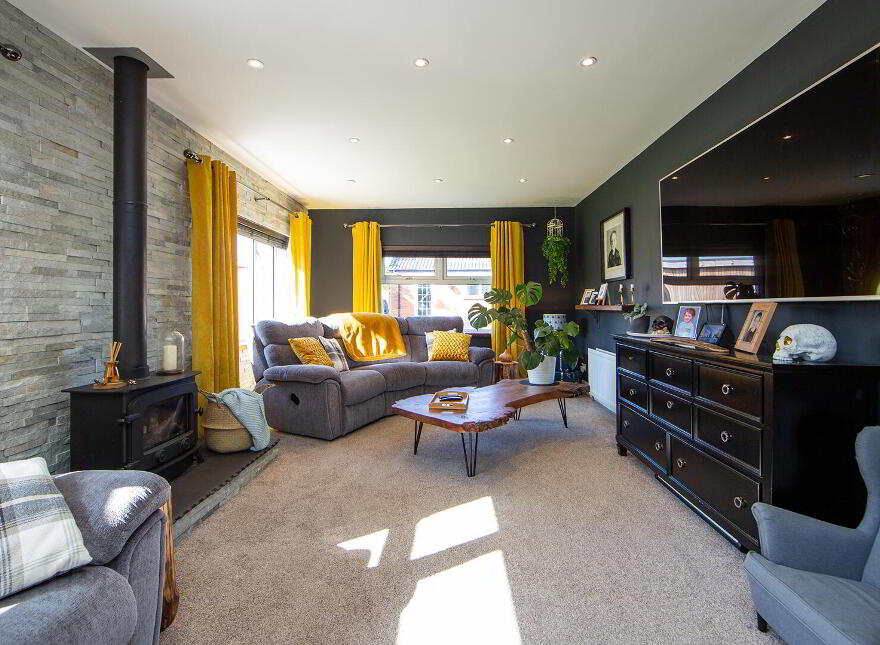 98 Ballycrochan Road, Bangor, BT19 6NF