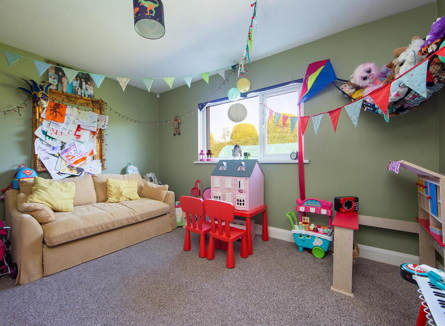 98 Ballycrochan Road, Bangor, BT19 6NF