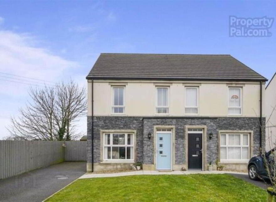 27 Rocklyn Avenue, Donaghadee, BT21 0FN photo
