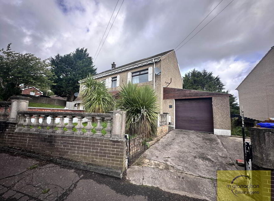 13 New Barnsley Park, Belfast, BT12 7HE photo