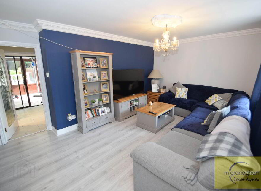 13 New Barnsley Park, Belfast, BT12 7HE