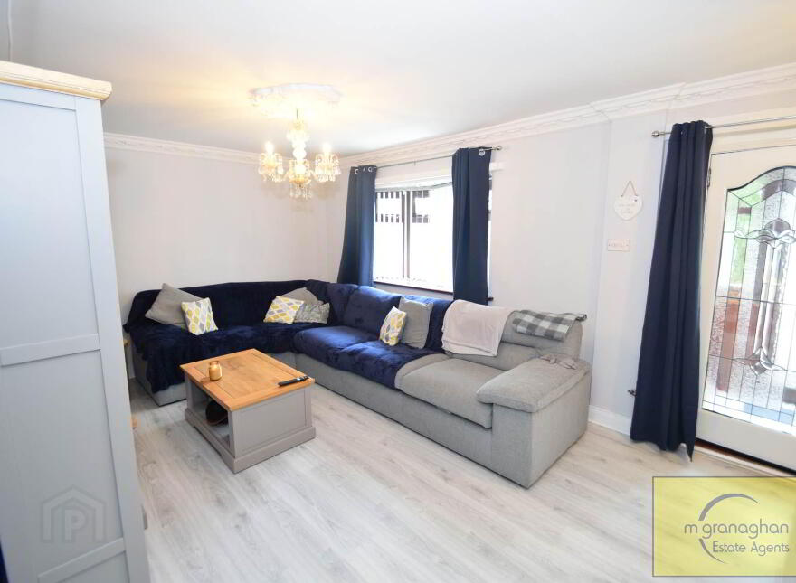 13 New Barnsley Park, Belfast, BT12 7HE
