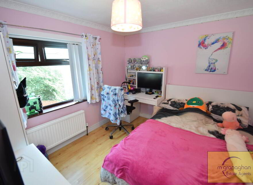 13 New Barnsley Park, Belfast, BT12 7HE