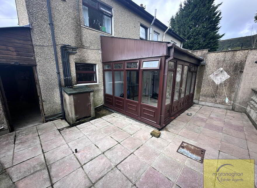 13 New Barnsley Park, Belfast, BT12 7HE