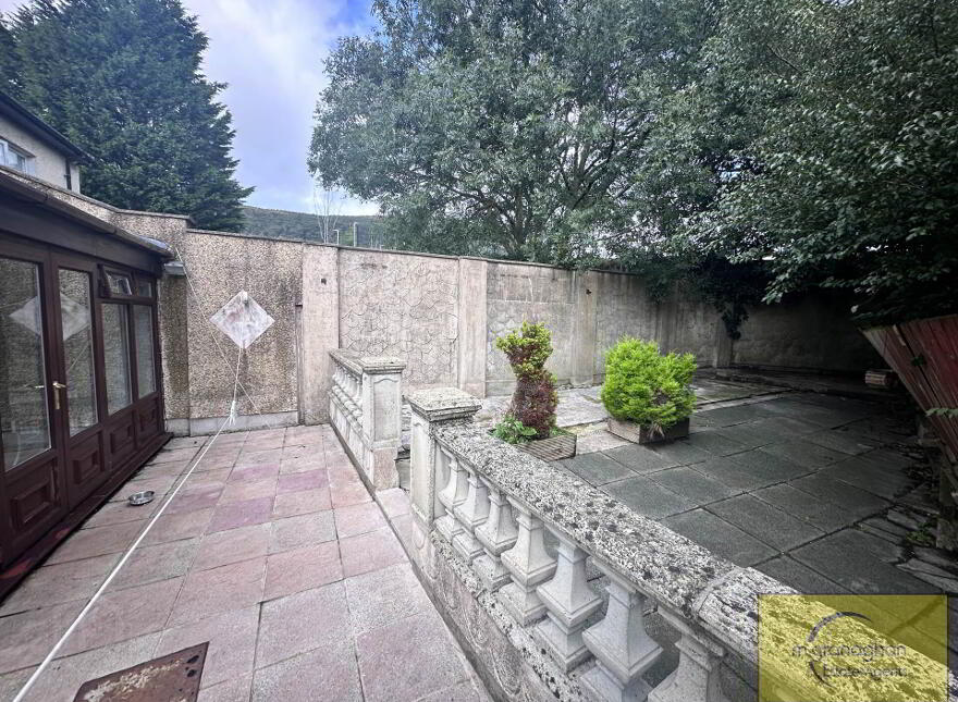 13 New Barnsley Park, Belfast, BT12 7HE