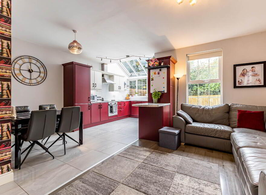 19 Killeaton Place, Dunmurry, Belfast, BT17 9HR