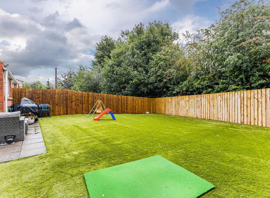 19 Killeaton Place, Dunmurry, Belfast, BT17 9HR