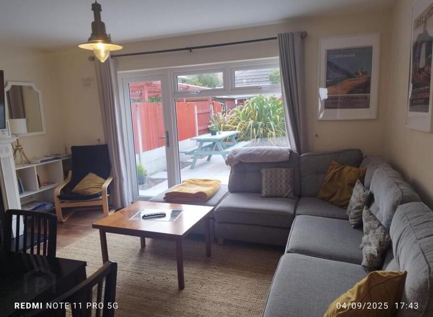 Number, 4 Railway Avenue, Clifden, H71C446