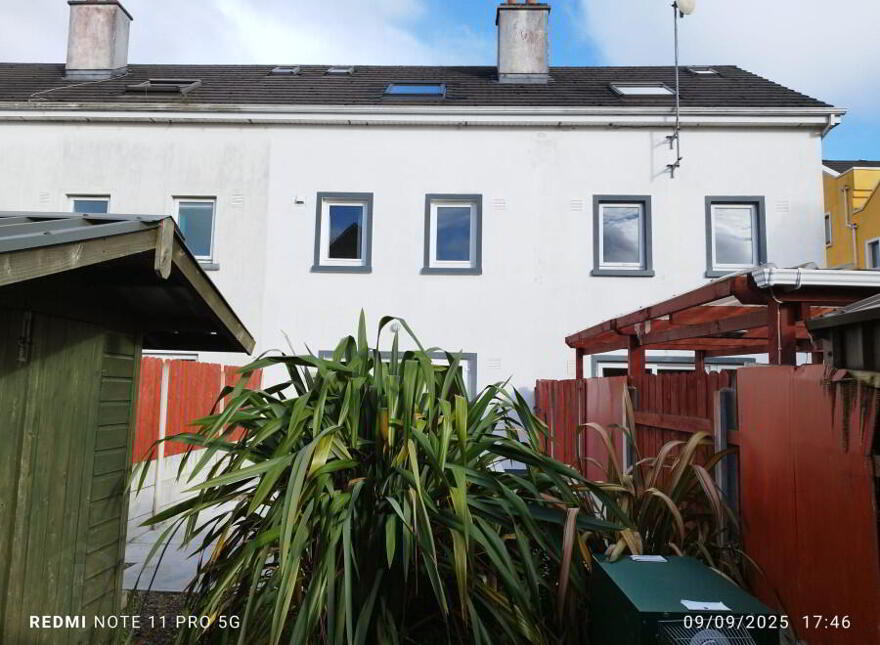 Number, 4 Railway Avenue, Clifden, H71C446