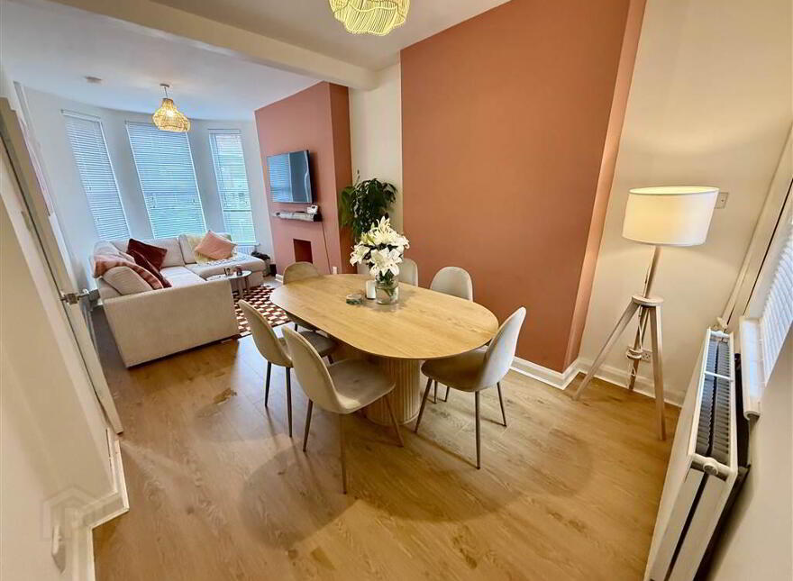 38 Lichfield Avenue, Bloomfield, Belfast, BT5 5JQ
