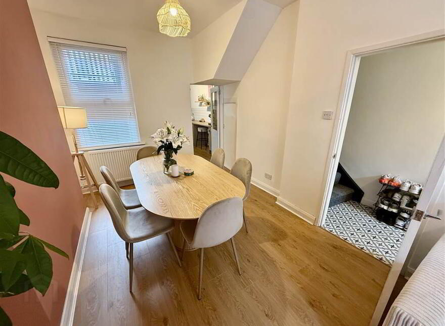 38 Lichfield Avenue, Bloomfield, Belfast, BT5 5JQ