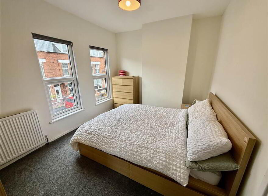 38 Lichfield Avenue, Bloomfield, Belfast, BT5 5JQ