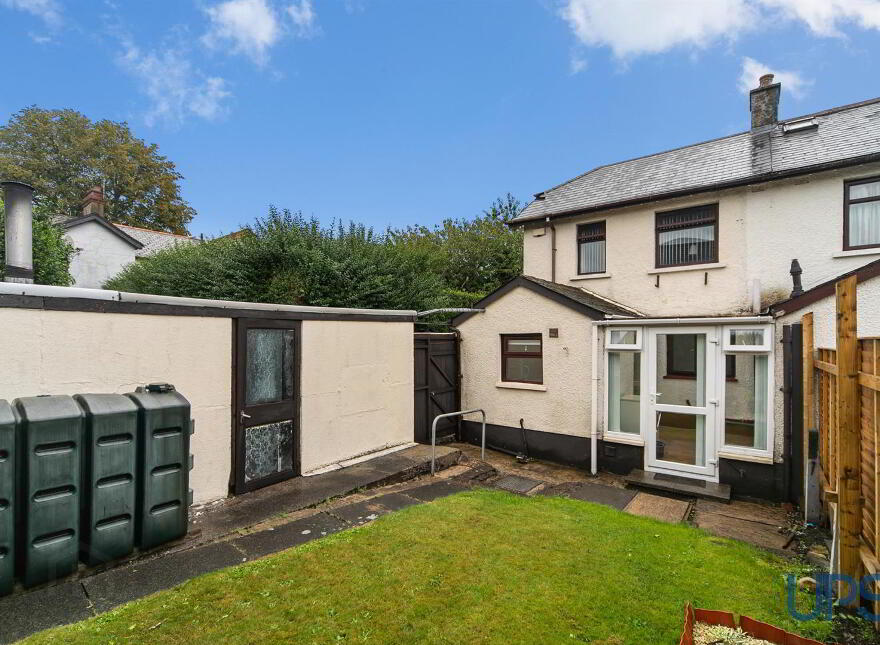 1 St. James's Place, Belfast, BT12 6EH