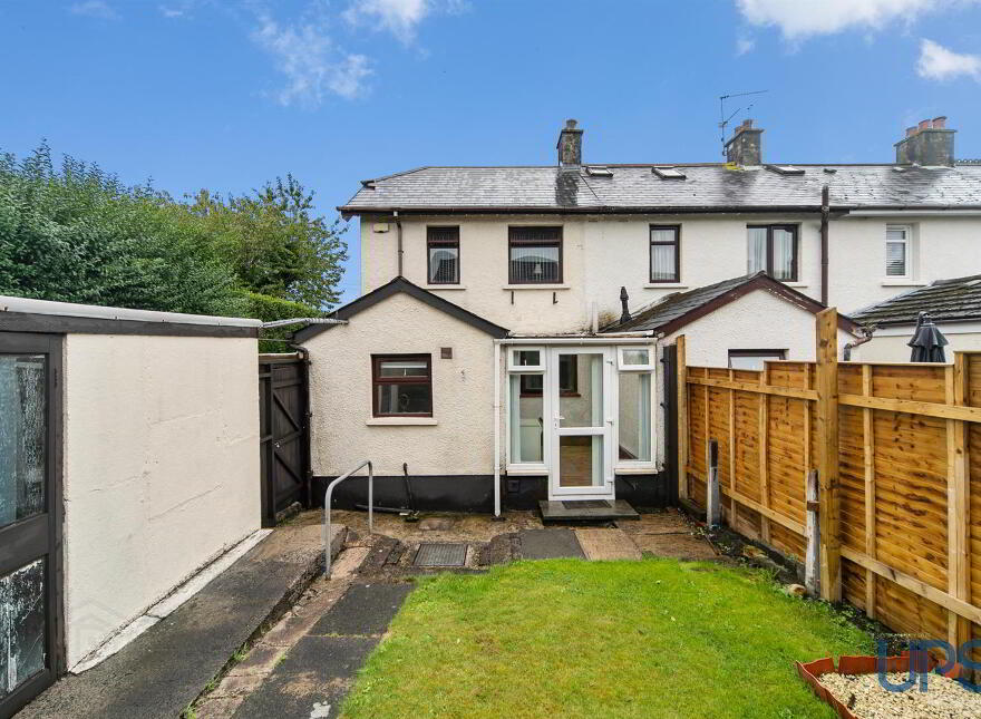 1 St. James's Place, Belfast, BT12 6EH