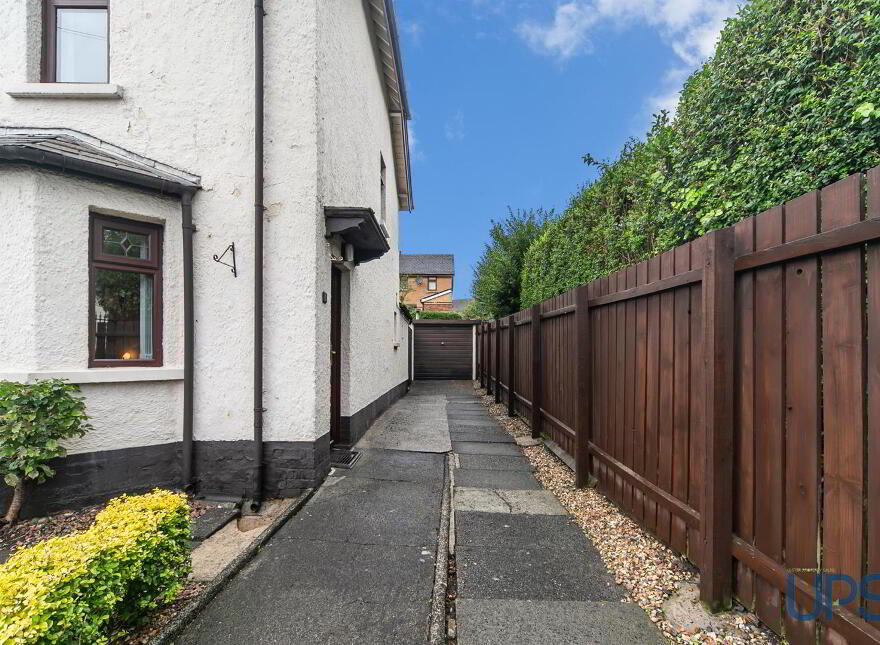 1 St. James's Place, Belfast, BT12 6EH