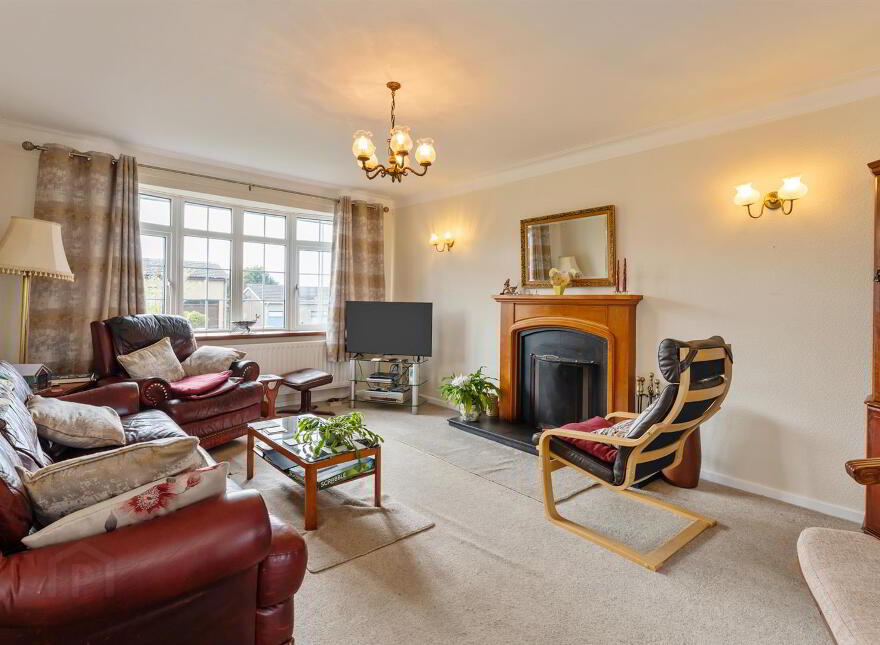 32 Glenariff Drive, Comber, Newtownards, BT23 5HA