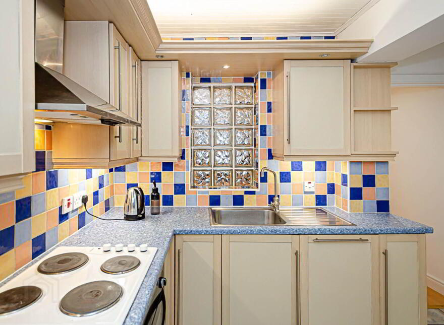 8 Hillsborough Drive, Belfast, BT6 9DS