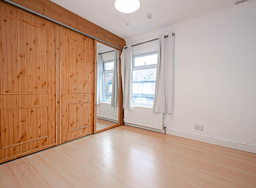 8 Hillsborough Drive, Belfast, BT6 9DS