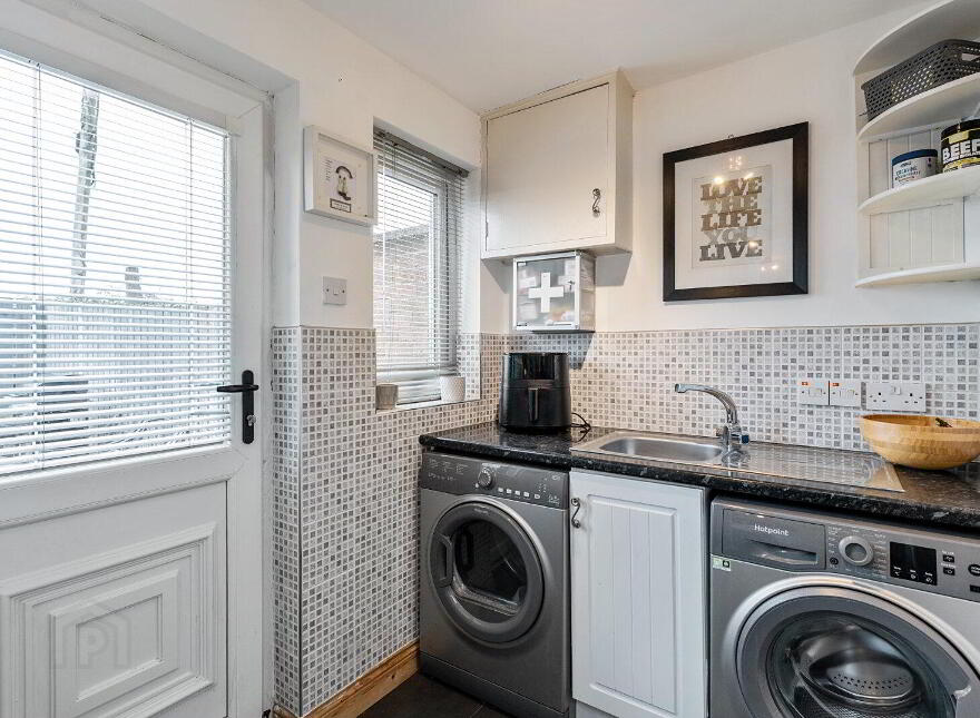 11 Longfield Gardens, Greenisland, Carrickfergus, BT38 8TR